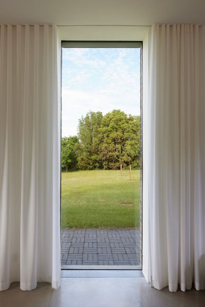 Tringle à rideaux tirage main, SG 6243, Colorama 2, Manor Farm, Suffolk, United Kingdom