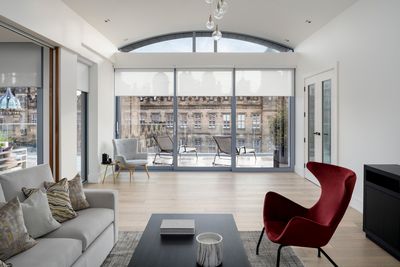 Systèmes stores enrouleurs, SG 4970, Multiscreen 1-10%, The Crescent, Edinburgh, Scotland, UK