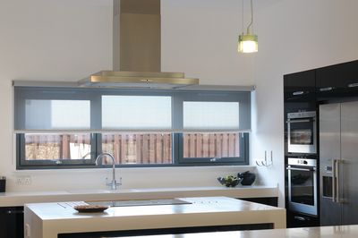 Systèmes stores enrouleurs, SG 4910, Room shot "Kenny Miller Home", Edinburgh, United Kingdom