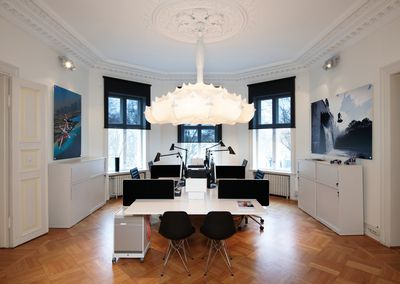 Systèmes stores enrouleurs, Multiscreen 1-10%, Room shot "Red Bull Office", Oslo, Norway