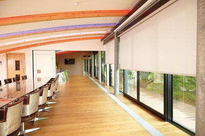 Systèmes stores enrouleurs, SG 4880, Versascreen 1-10%, Bowcliffe Hall, Bramham, United Kingdom