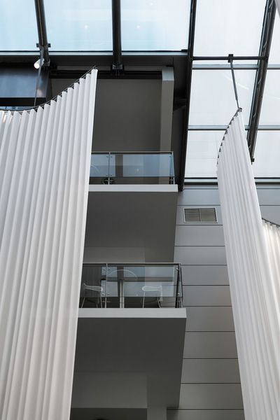 Systèmes de rideaux, SG 6970, Colorama 2, Havas Village, Lisbon, Portugal