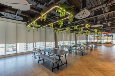 Systèmes stores enrouleurs, SG 4910, Versascreen 1-10%, Virgin Money, Glasgow, Scotland, United Kingdom