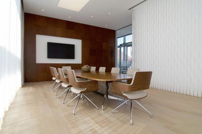 Systèmes de rideaux à bandes verticales, SG 2900, Multi Visio, room shot ""Office Gehrke econ in the Torhaus", Hannover, Germany, Vertical Waves