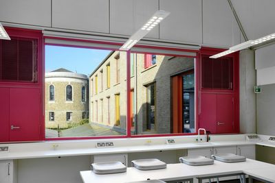 Systèmes stores enrouleurs, SG 4740, Puma, Sevenoaks School, Sevenoaks, United Kingdom