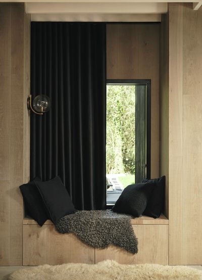 Systèmes de rideaux, SG 6465, Deep, Private House, Cardiff, United Kingdom, Black