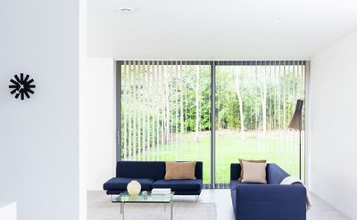 Systèmes de rideaux à bandes verticales, SG 2910, Multi Visio, Gerrards Cross, London, United Kingdom