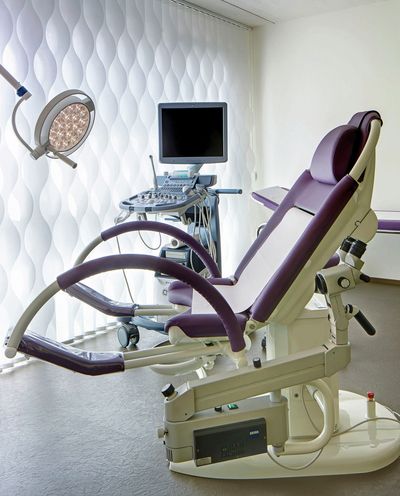 Systèmes de rideaux à bandes verticales, SG 2810, Multi Visio, Room shot "Health Centre Rigi AG", Küssnacht, Switzerland, Vertical Waves