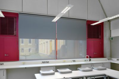 Systèmes stores enrouleurs, SG 4740, Puma, Sevenoaks School, Sevenoaks, United Kingdom