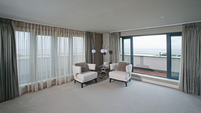 Systèmes de rideaux, SG 5600, Customer Fabrics, Room shot "Rawsons Retreat", Kent, United Kingdom