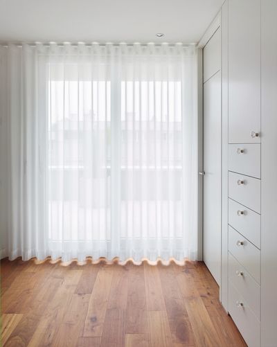 Systèmes de rideaux, SG 6010, Colorama 1, Room shot "Private Home", Gümligen, Switzerland, Wave