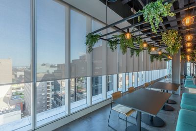 Systèmes stores enrouleurs, SG 4910, Versascreen 1-10%, Virgin Money, Glasgow, Scotland, United Kingdom